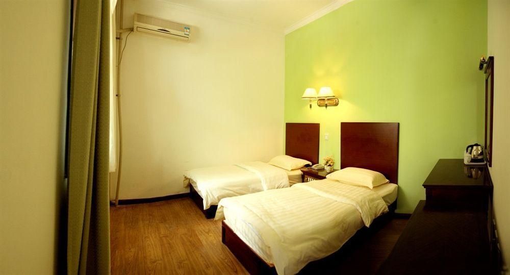 Yi Stack โรงแรม 4*